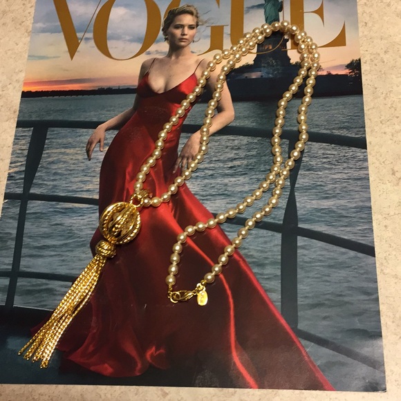 Kenneth Jay Lane Jewelry - VINTAGE KENNETH JAY LANE PEARL NECKLACE